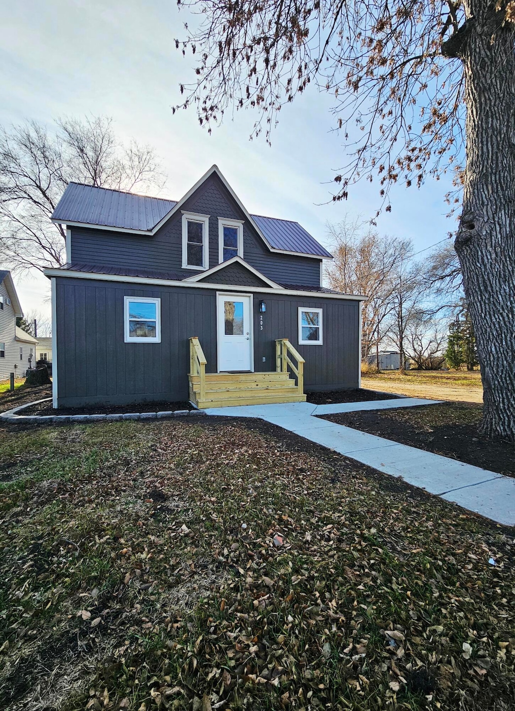 203 1st St SW, Lake Preston, SD 57249 - photo 1