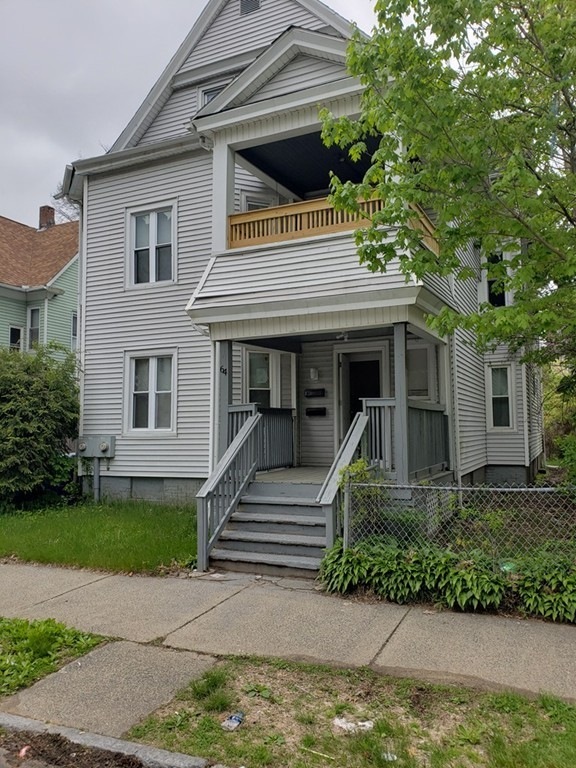 64 Euclid Ave unit 1st flr, Springfield, MA 01108 - photo 1