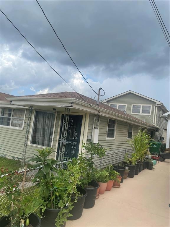 1307 Solon St, Gretna, LA 70053 - photo 1