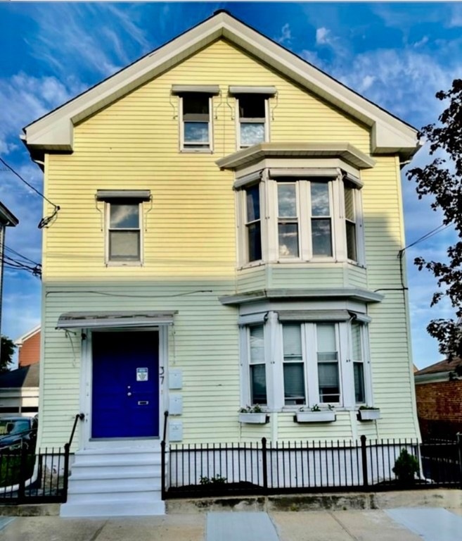 37 Flora St unit 2, Providence, RI 02904 - photo 1