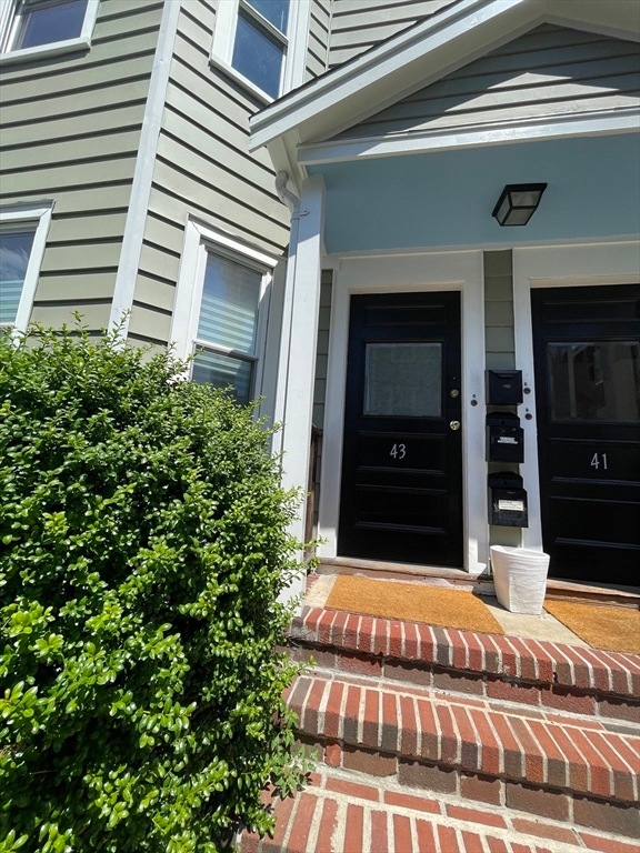 41-43 White Place unit 1, Brookline, MA 02445 - photo 1