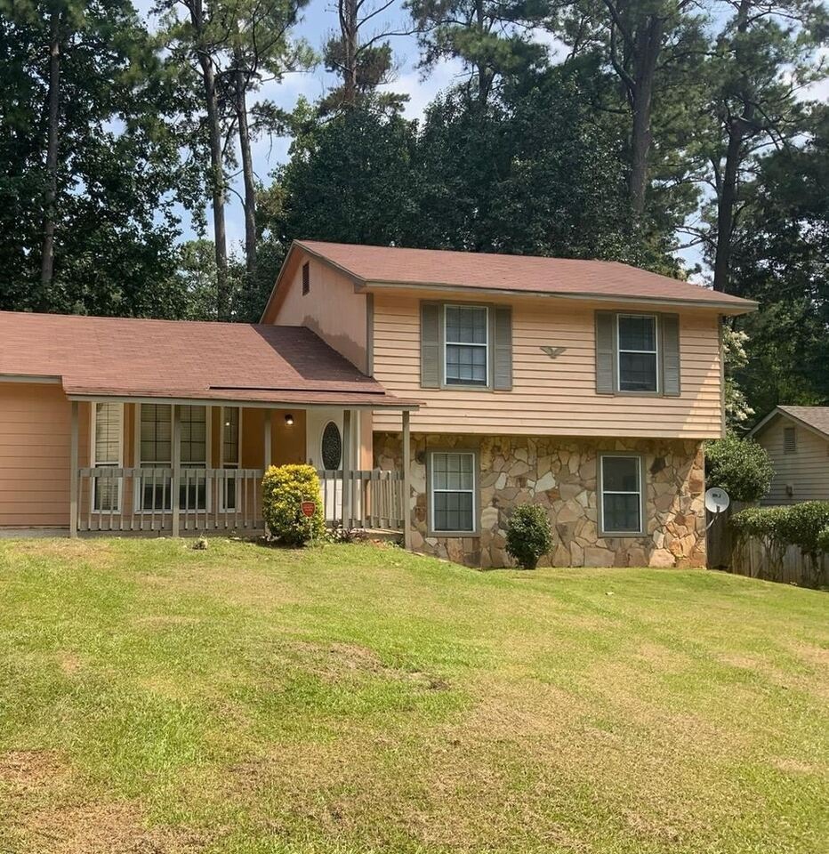 6189 Charring Cross Ct, Lithonia, GA 30058 - photo 1