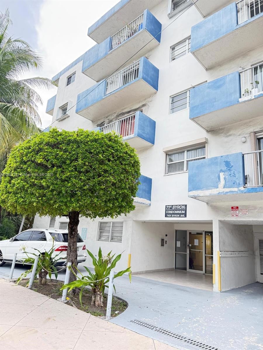 7101 Byron Ave unit 504, Miami Beach, FL 33141 - photo 1