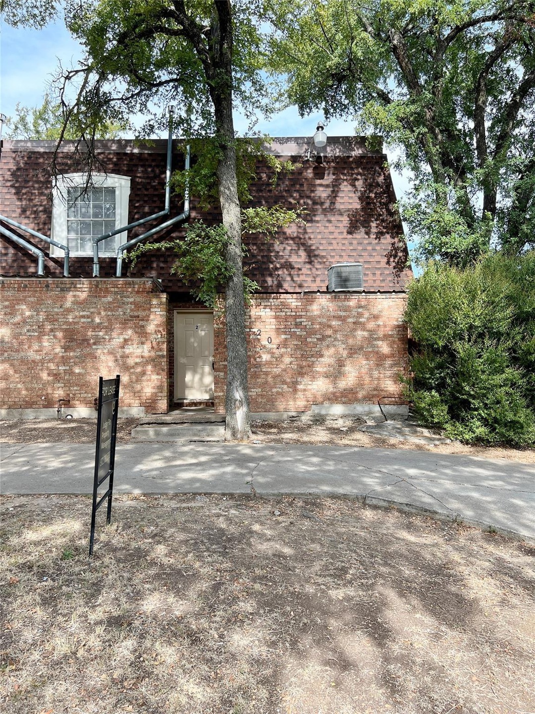 202 Jackson St unit 2, Weatherford, TX 76086 - photo 1