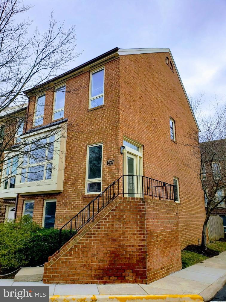 1437 Templeton Place, Rockville, MD 20852 - photo 1