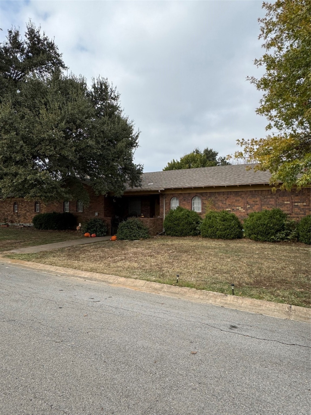 505 Williams St, Grandview, TX 76050 - photo 1