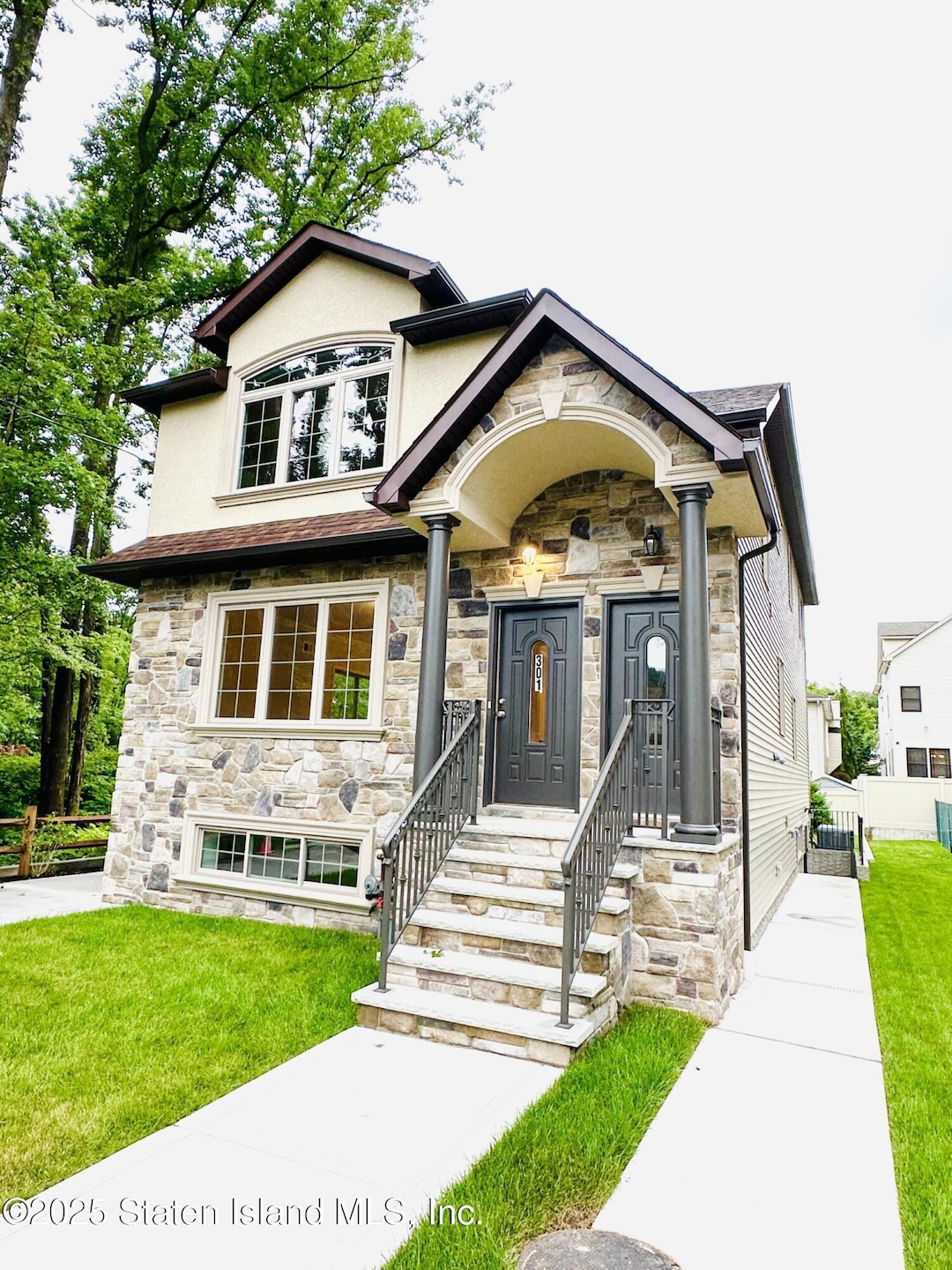 301 Rensselaer Ave unit 2, Staten Island, NY 10312 - photo 1