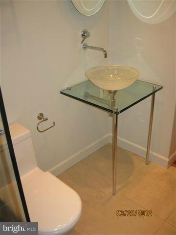 1675 Parkcrest Cir unit 4E/100, Reston, VA 20190 - photo 1