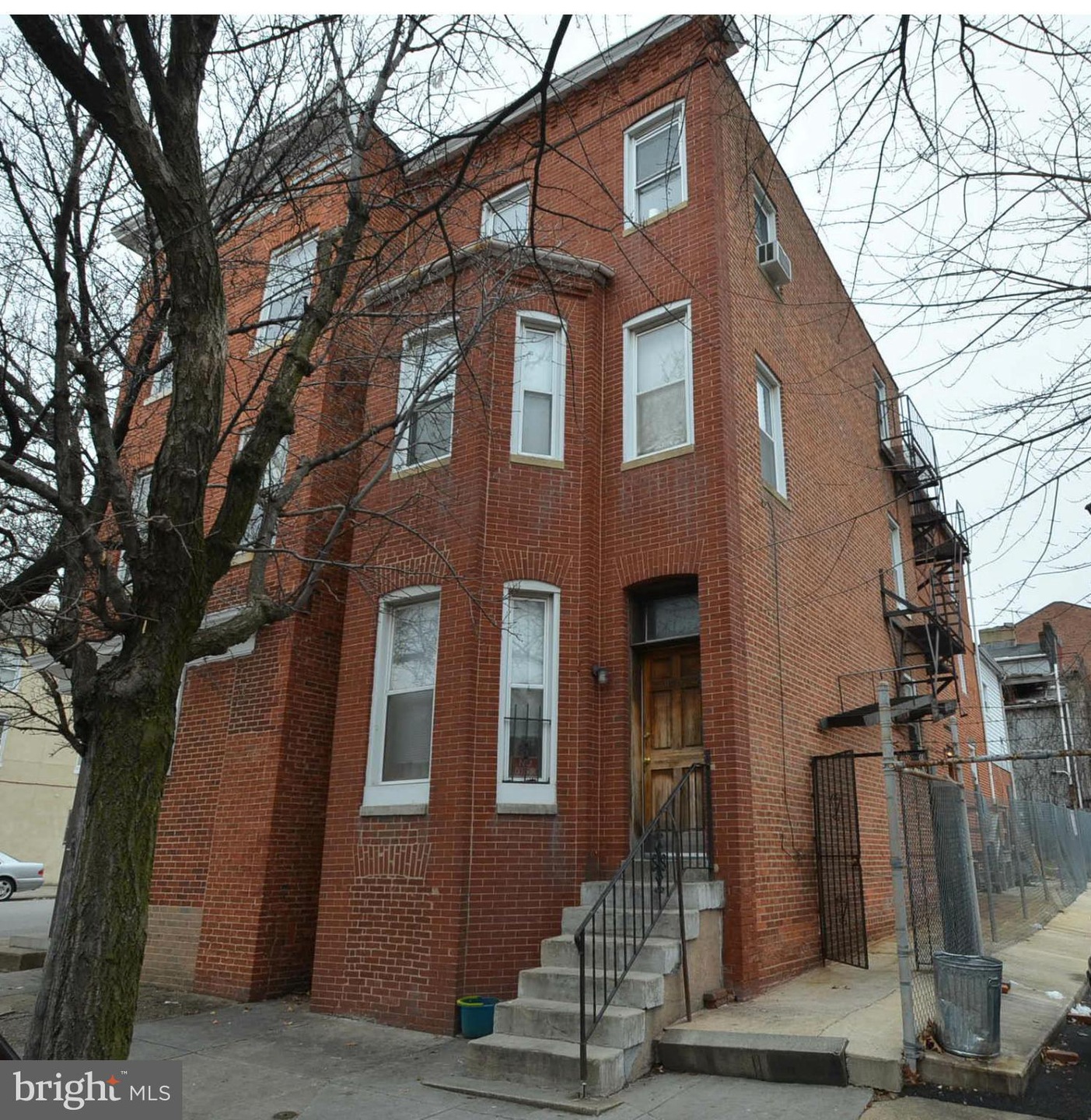 864 W Lombard St, Baltimore, MD 21201 - photo 1