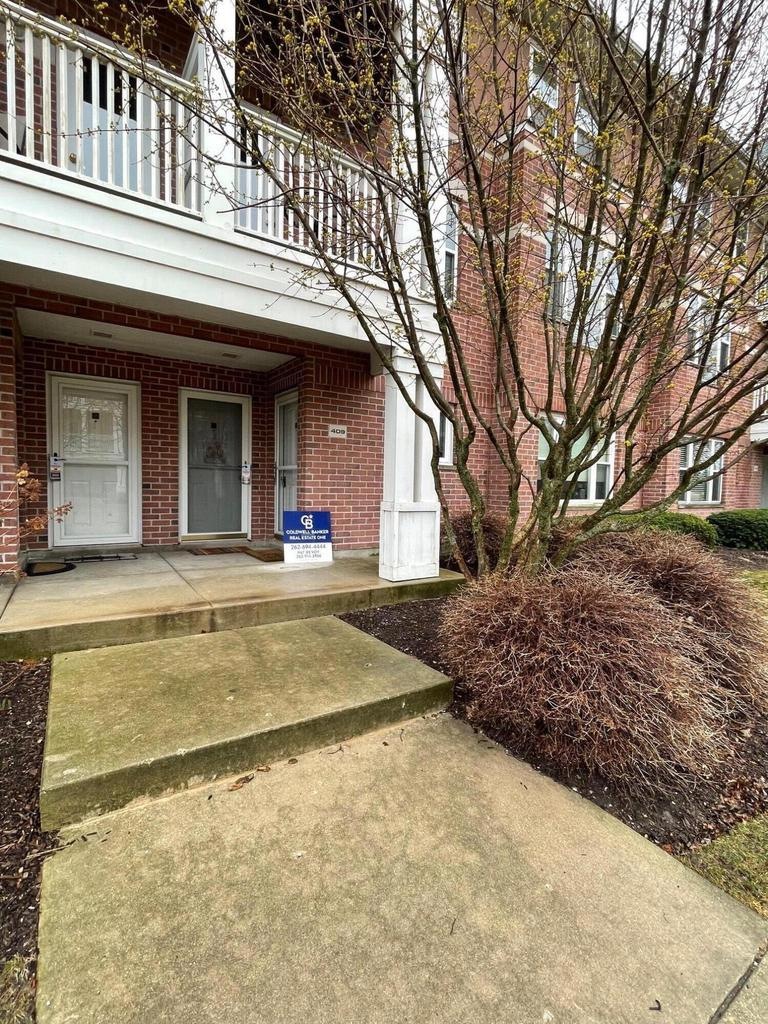 Unit 409 A Main Entrance