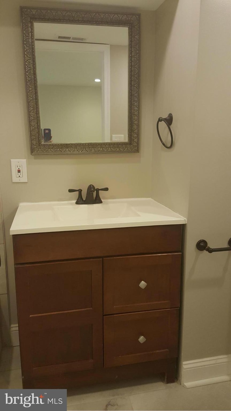 1106 Gleneagle Rd unit LL, Baltimore, MD 21239 - photo 1