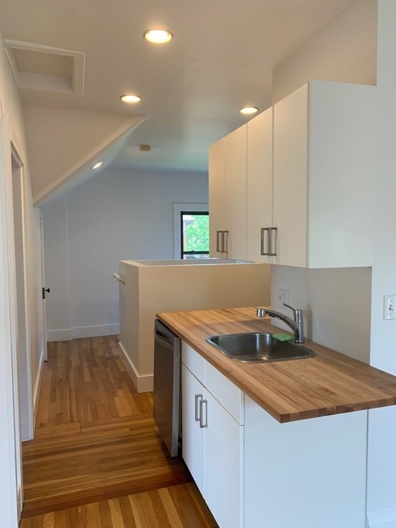 44 Walnut St unit 3, Somerville, MA 02143 - photo 1