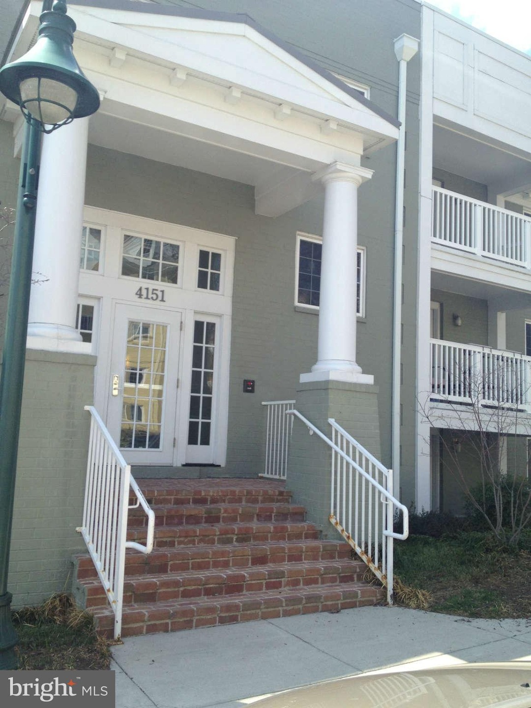 4151 S Four Mile Run Dr unit 304, Arlington, VA 22204 - photo 1