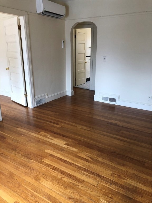 185 Bluff Ave unit 4, Cranston, RI 02905 - photo 1