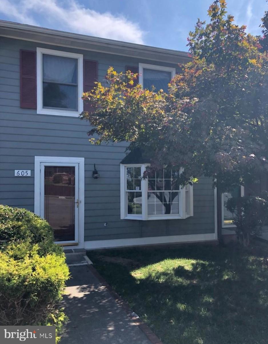 605 Tudor Dr, Winchester, VA 22603 - photo 1
