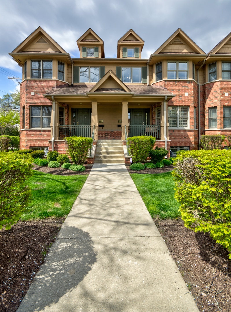 224 N Addison Ave unit 2A, Elmhurst, IL 60126 - photo 1