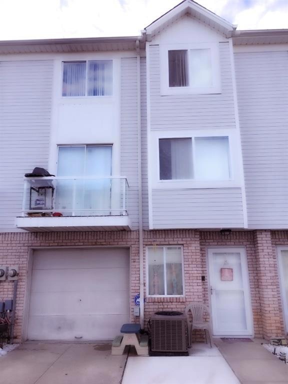 18 Elk Ct unit 1, Staten Island, NY 10306 - photo 1