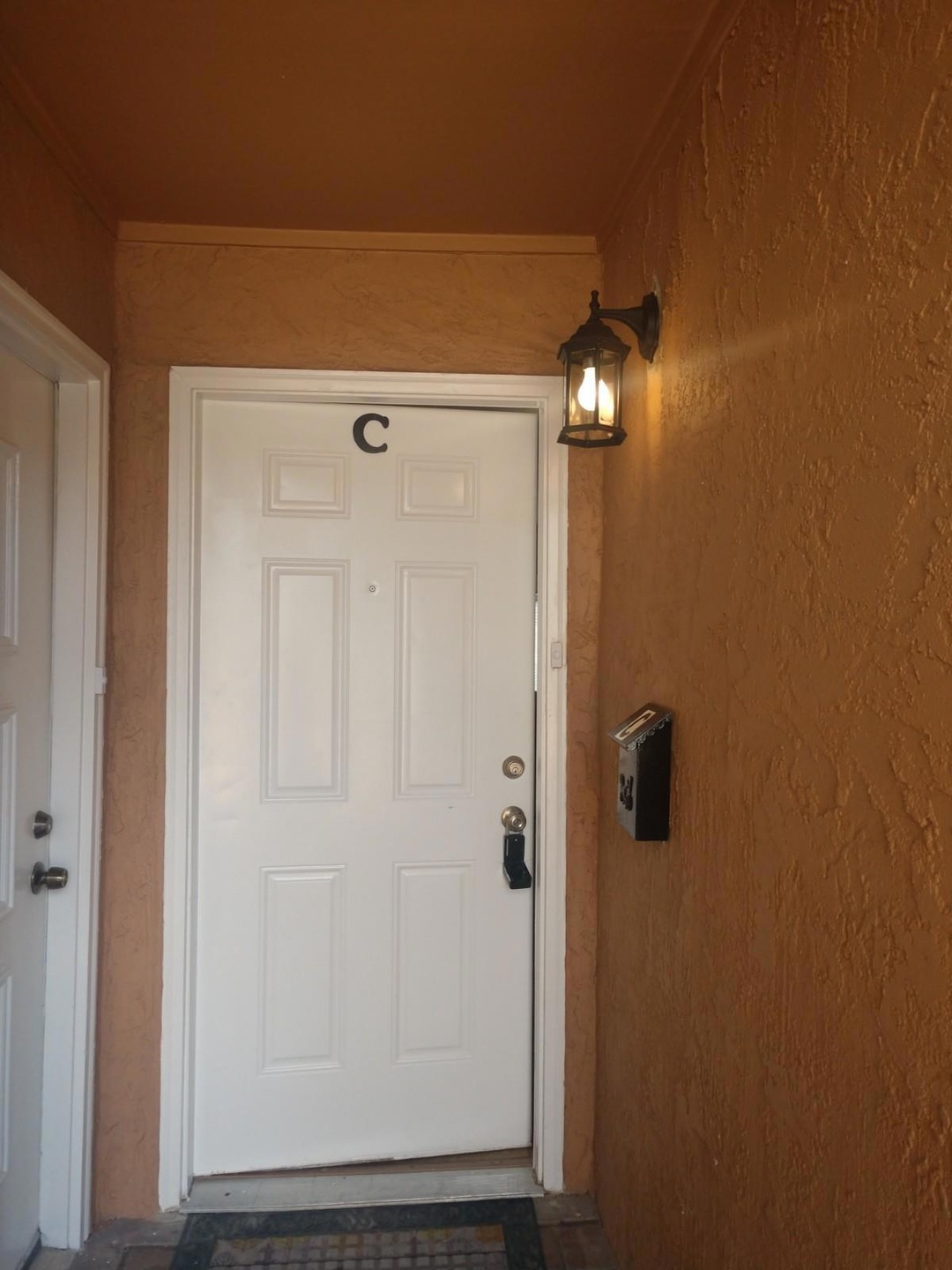 10512 Ashwood Dr unit C, El Paso, TX 79935 - photo 1