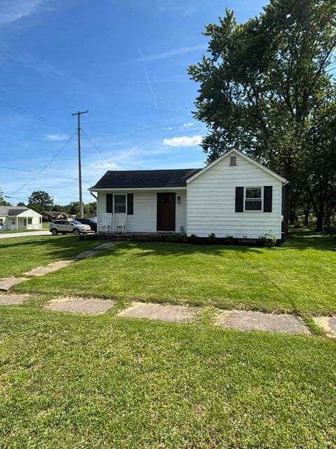 308 E Bates St, Hebron, IN 46341 - photo 1