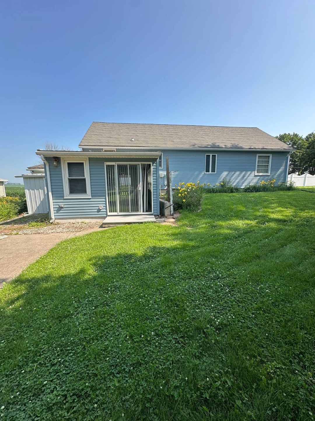 712 W 2nd St, Odebolt, IA 51458 - photo 1