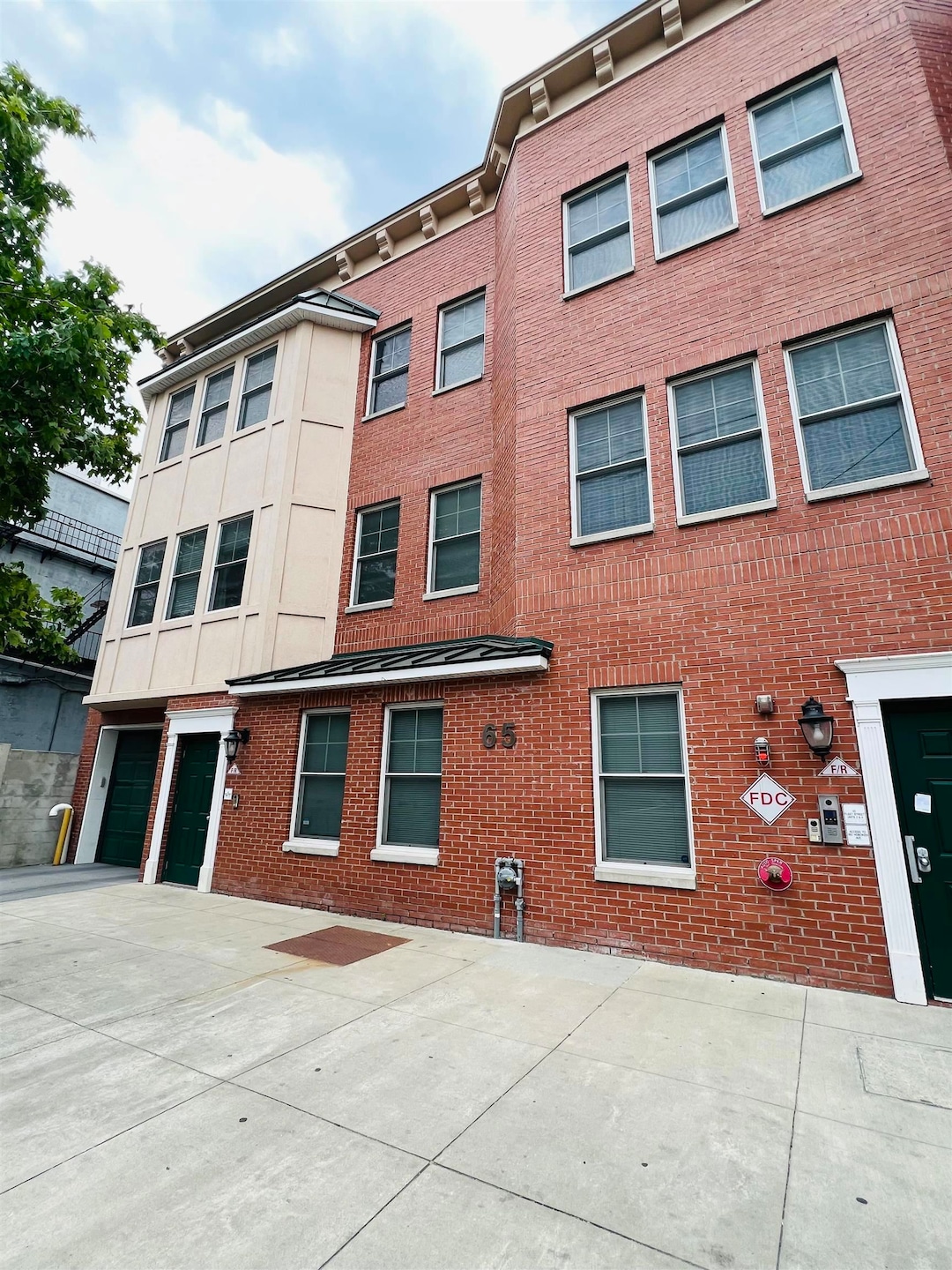 Sold $700,000 • Co-Listing Agent