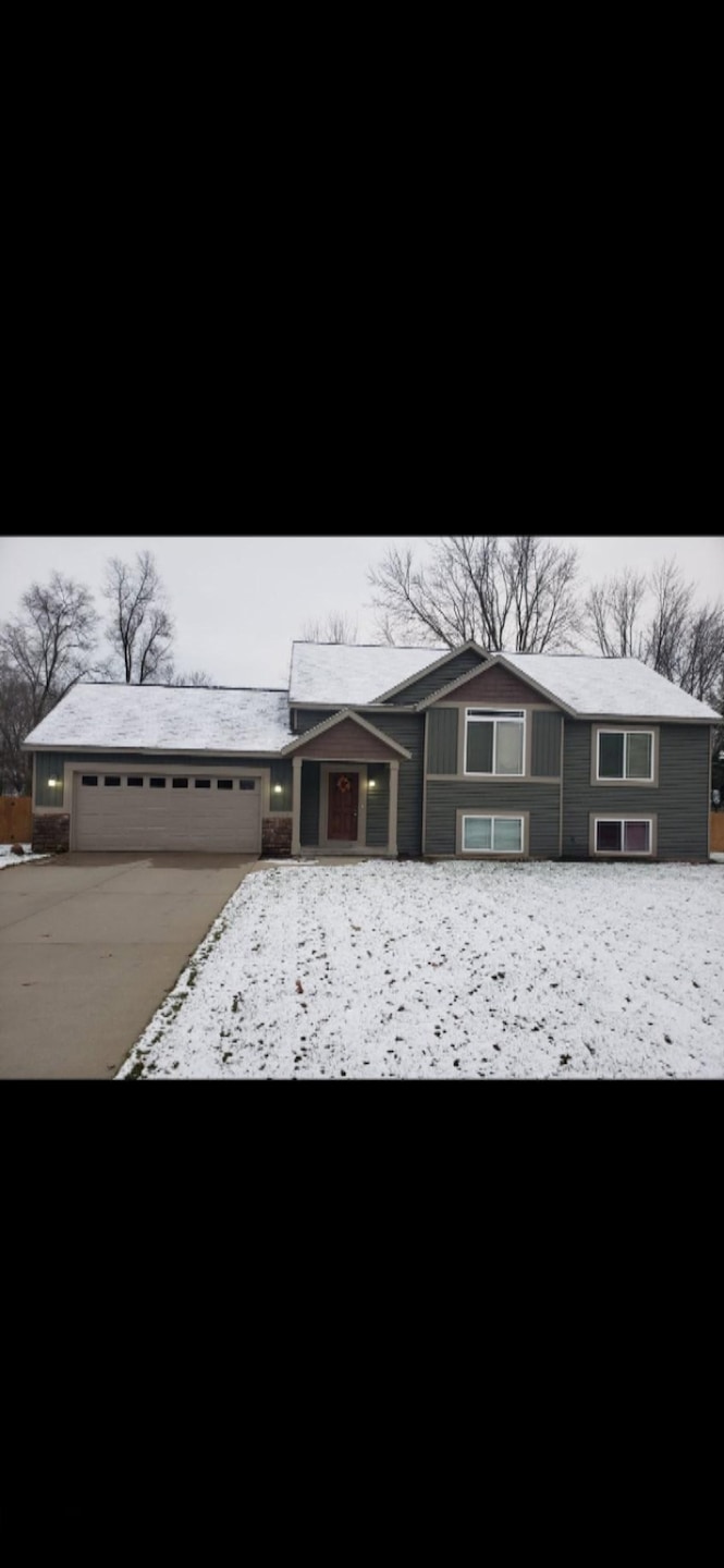 1054 Serenity Ridge Dr unit 6, Wayland, MI 49348 - photo 1