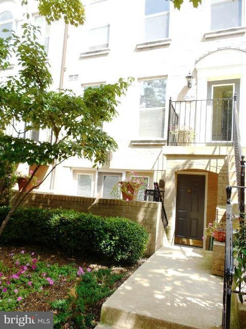 2405 1/2 20th St NW unit 101, Washington, DC 20009 - photo 1