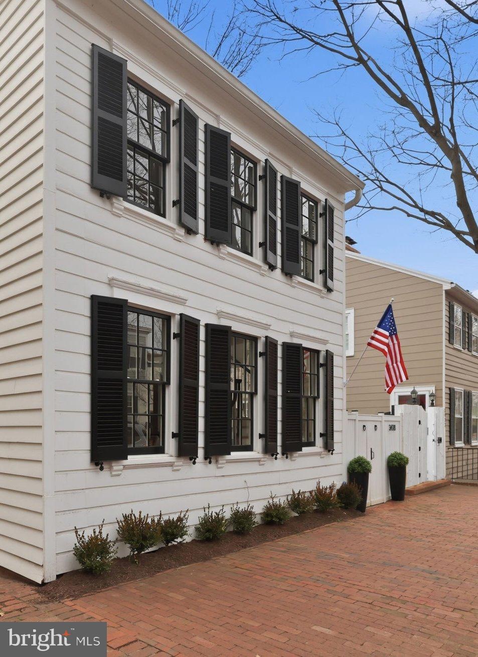 3418 Reservoir Rd NW, Washington, DC 20007 - photo 1