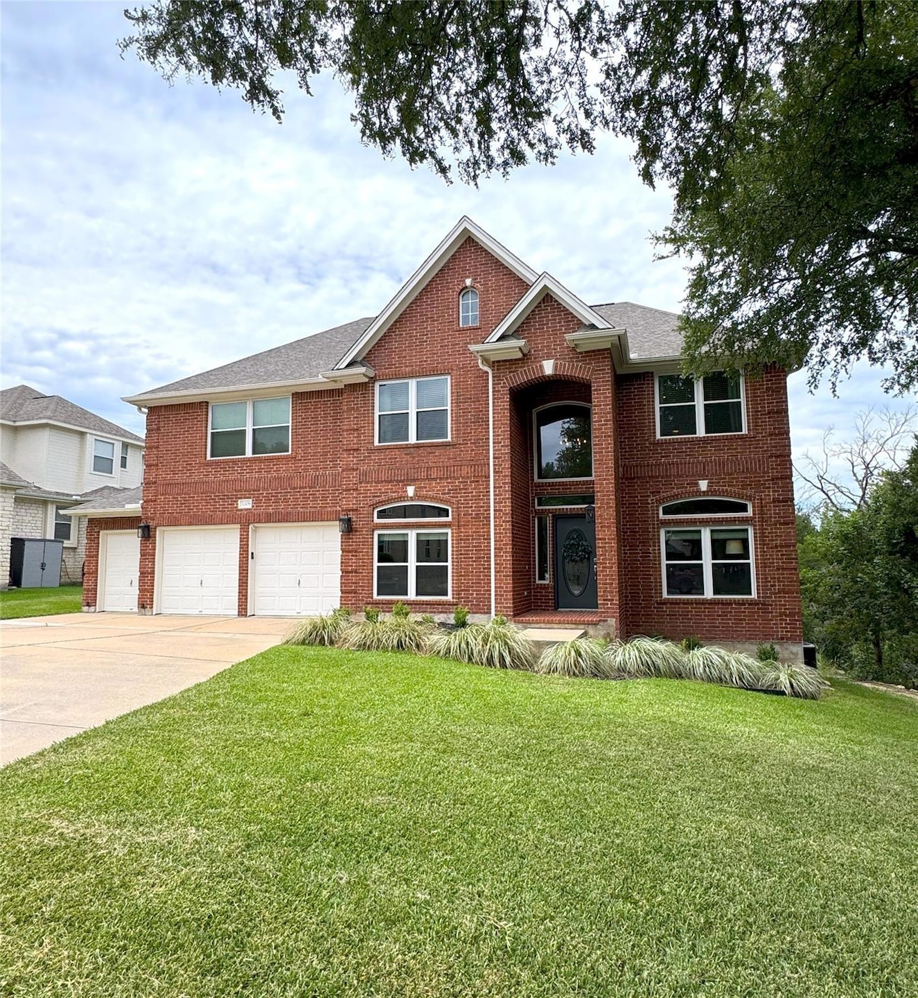 Under Contract $598,000