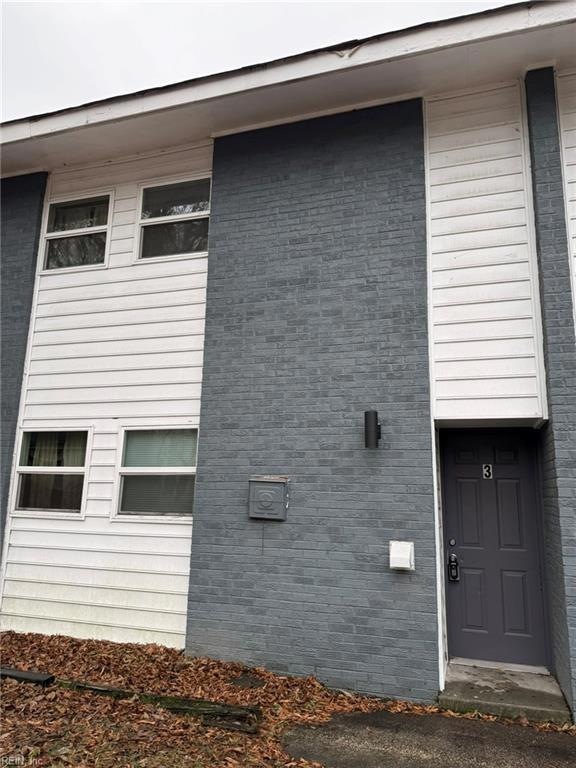 319 Main St unit 3, West Point, VA 23181 - photo 1