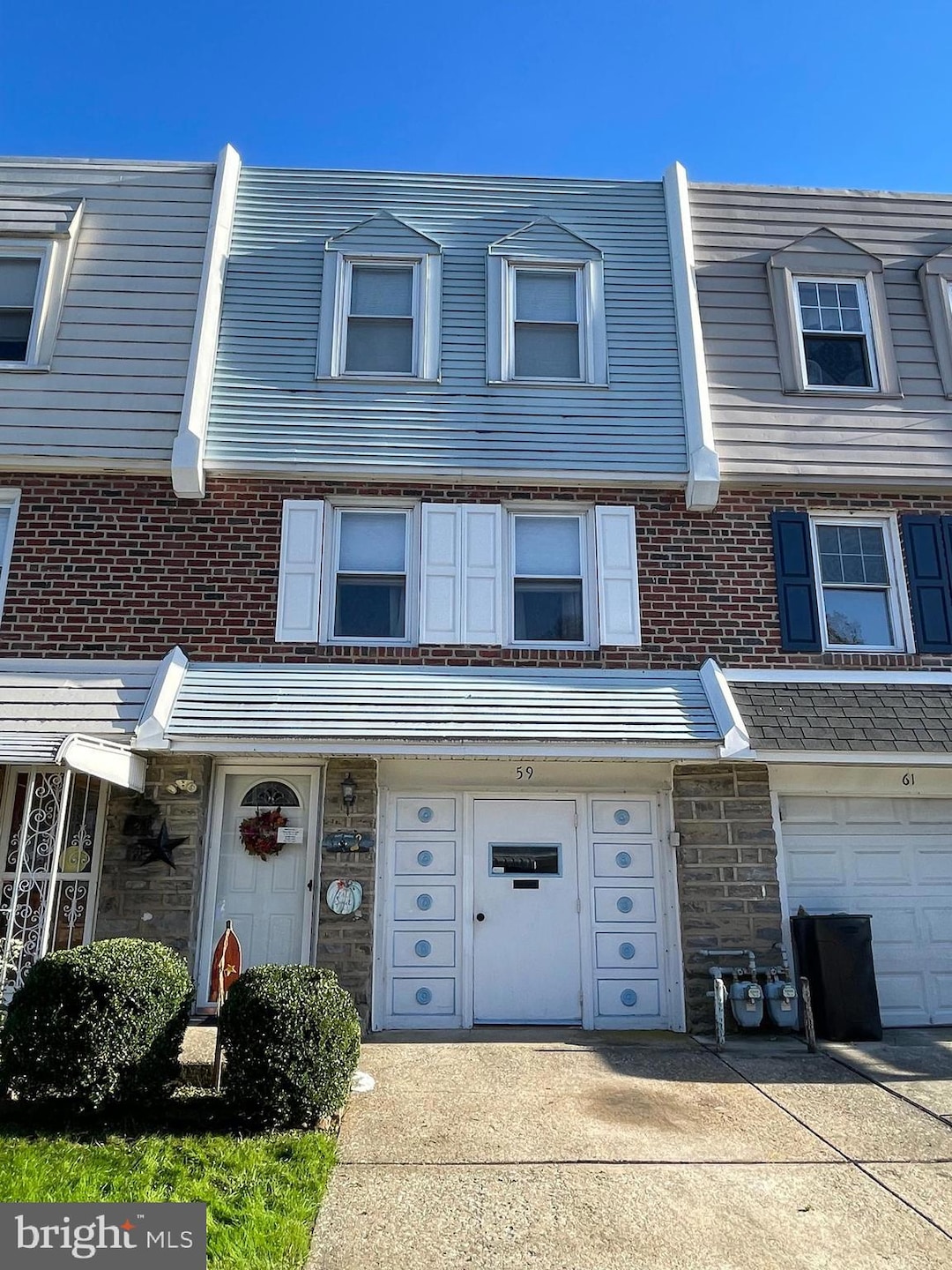 59 Suburban Ln, Upper Darby, PA 19082 - photo 1