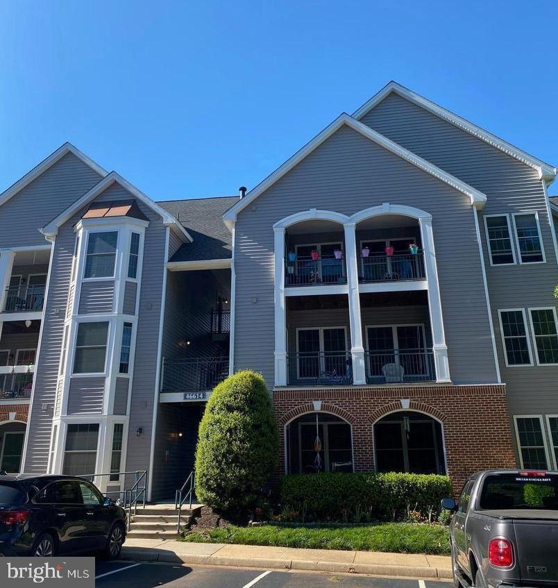 46614 Drysdale Terrace unit 202, Sterling, VA 20165 - photo 1