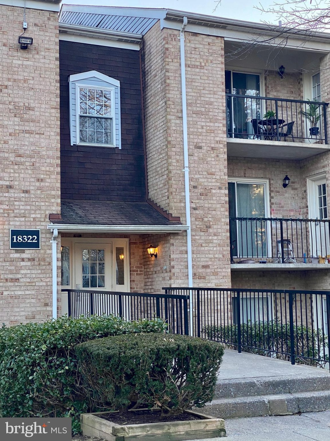 18322 Streamside Dr unit 202, Gaithersburg, MD 20879 - photo 1