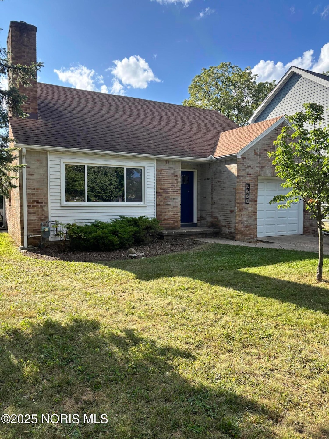 2227 Cheltenham Rd, Toledo, OH 43606 - photo 1