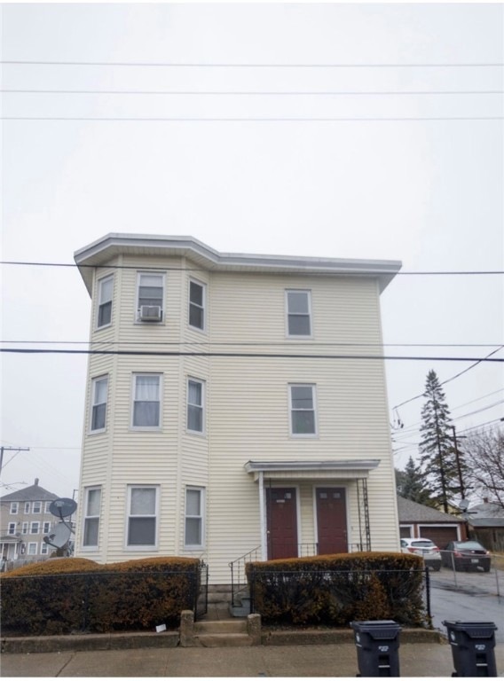 90 Benefit St unit 1, Pawtucket, RI 02861 - photo 1