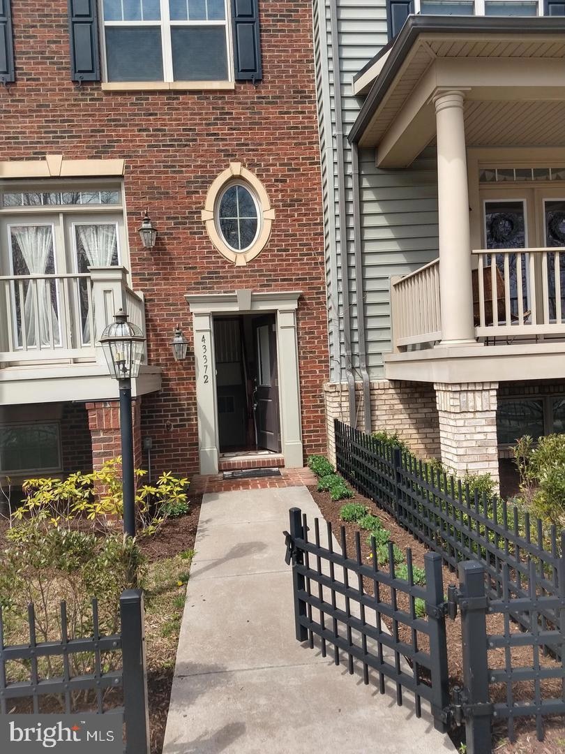 43372 Old Ryan Rd, Ashburn, VA 20148 - photo 1