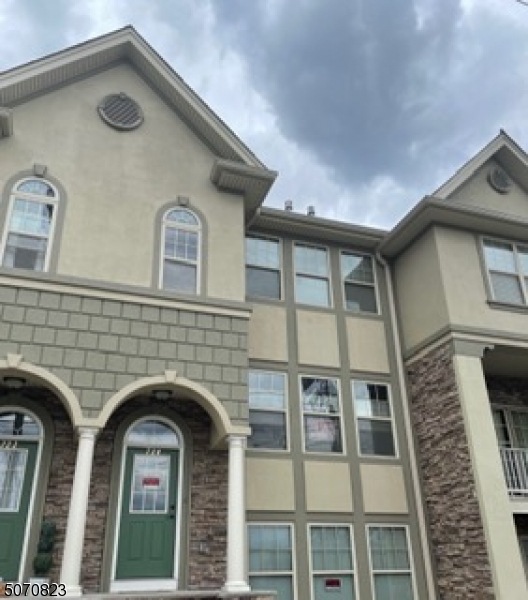 724 Green Ln, Union, NJ 07083 - photo 1