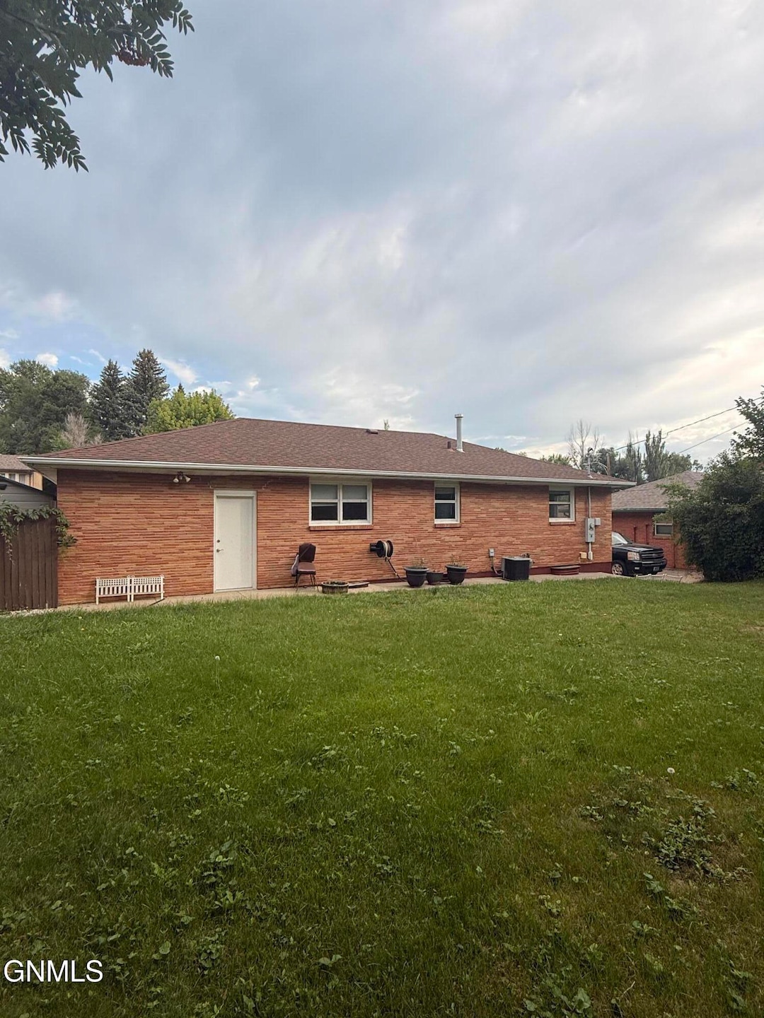 1105 6th St NW, Mandan, ND 58554 - photo 1