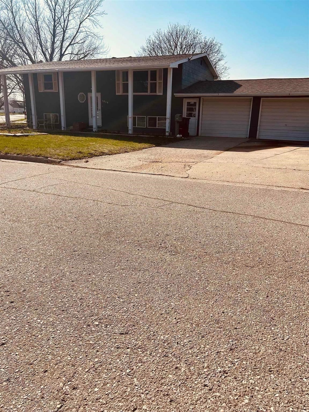 3 or 4 bedroom home that's move in READY