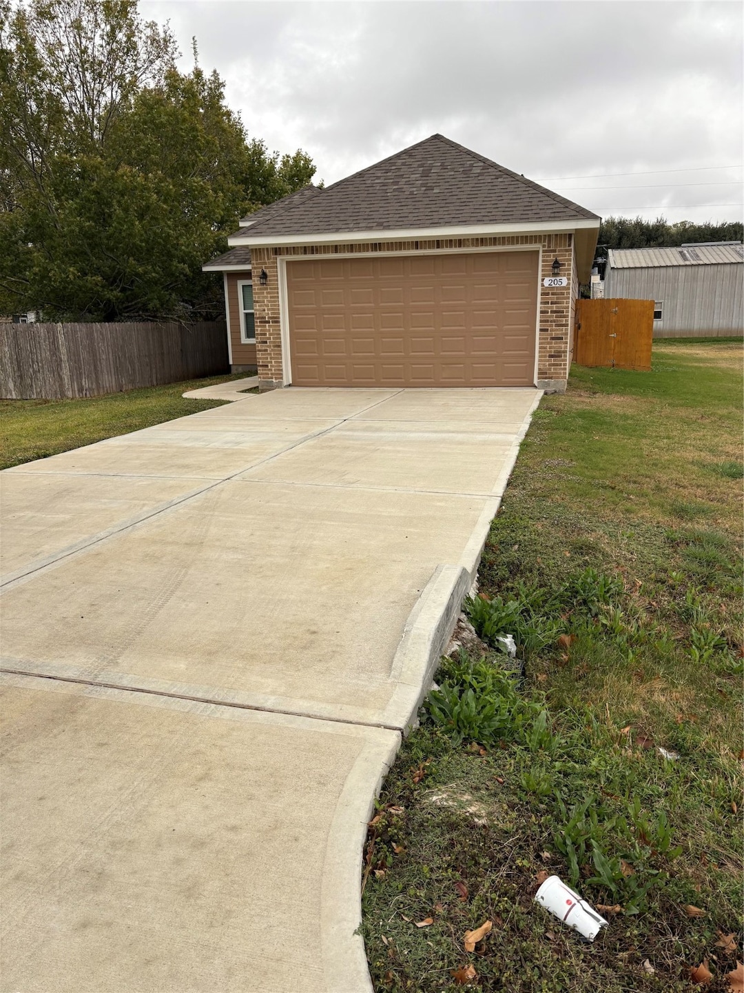 205 Mcelroy Ave, Wharton, TX 77488 - photo 1
