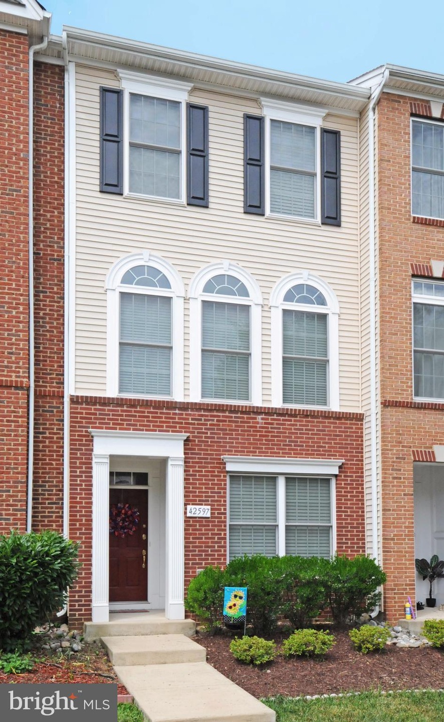 42597 Pine Forest Dr, Chantilly, VA 20152 - photo 1