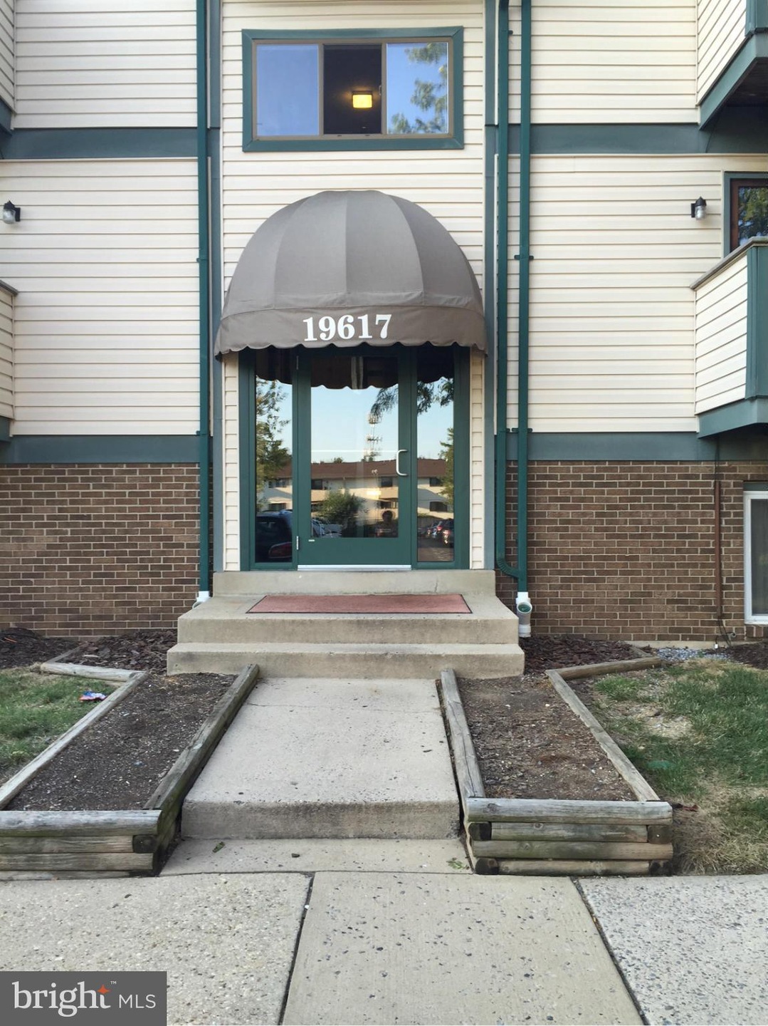 19617 Gunners Branch Rd unit J, Germantown, MD 20876 - photo 1