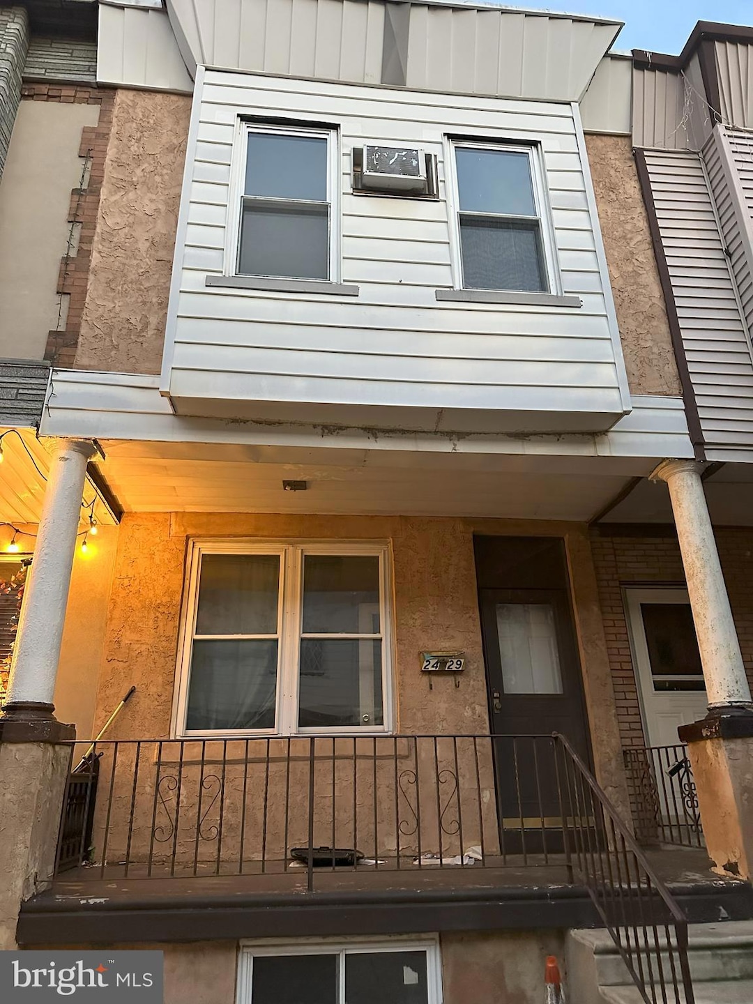 2429 S Lawrence St, Philadelphia, PA 19148 - photo 1