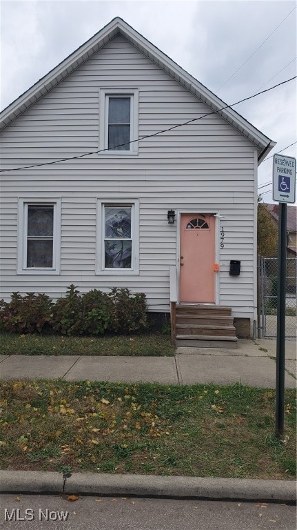 View of front of home with entry steps