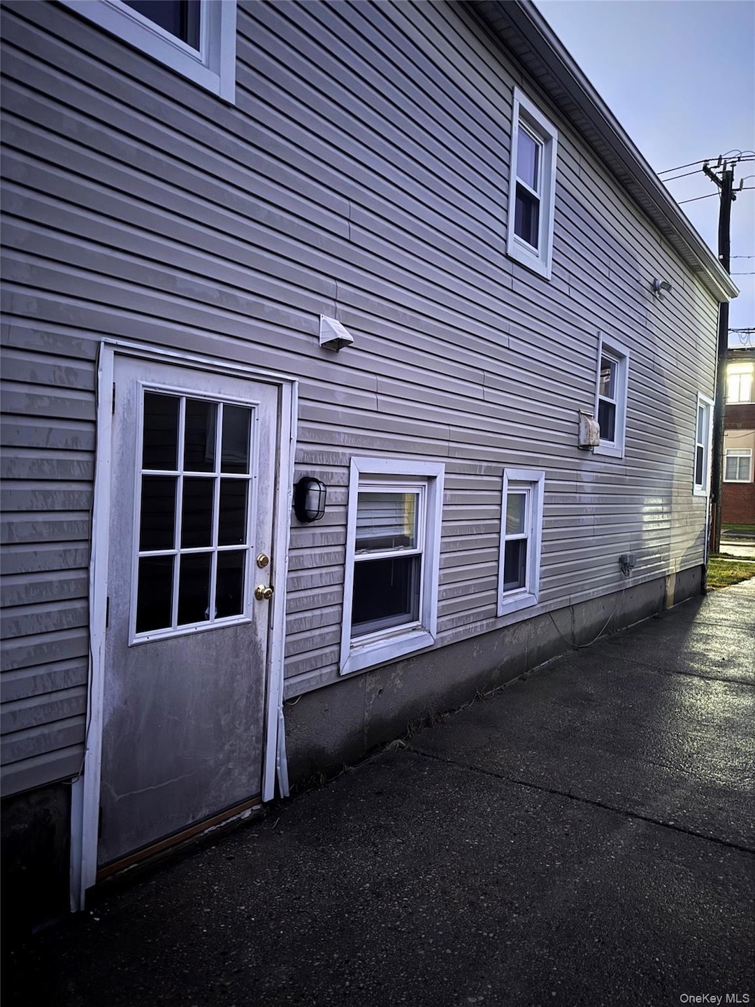 62 Warwick Rd unit Lower, Island Park, NY 11558 - photo 1