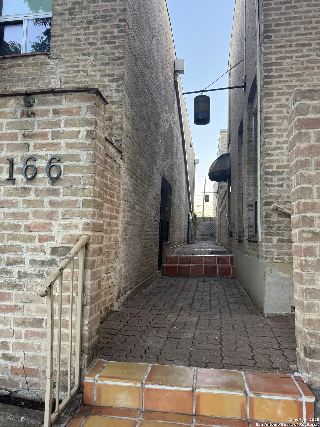 166 N New Braunfels Ave unit D, San Antonio, TX 78202 - photo 1