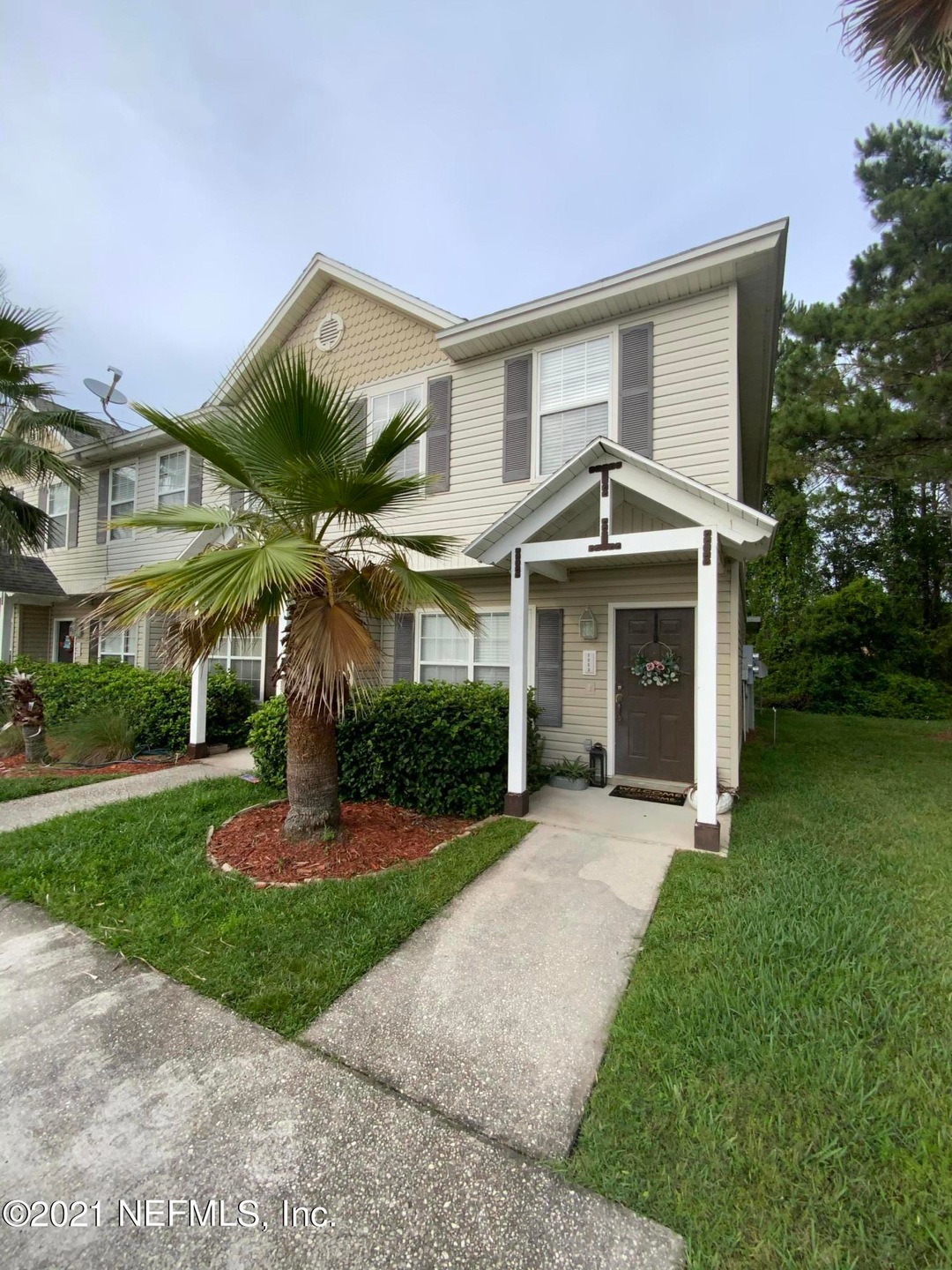 End Unit Exterior