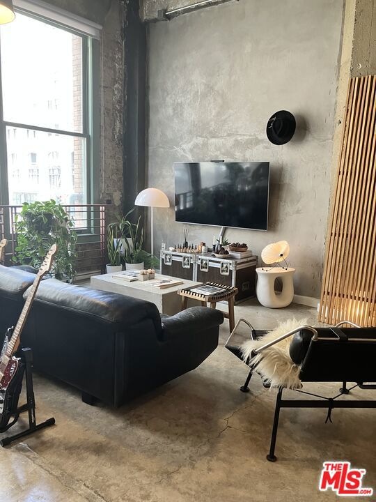 711 S Olive St unit 511, Los Angeles, CA 90014 - photo 1