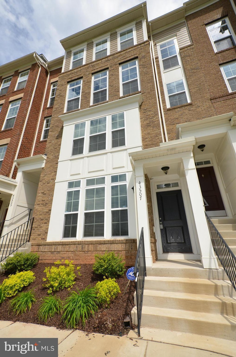 43507 Town Gate Square, Chantilly, VA 20152 - photo 1