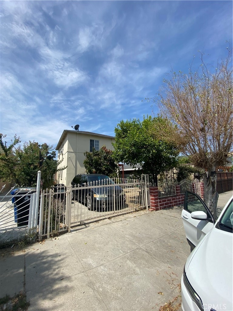 1348 E 21st St, Los Angeles, CA 90011 - photo 1